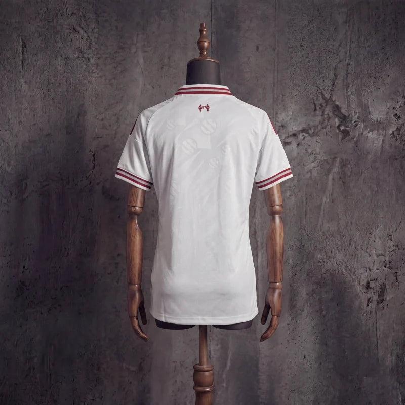 Jersey Liverpool 2026/27 de visitante, para mujer